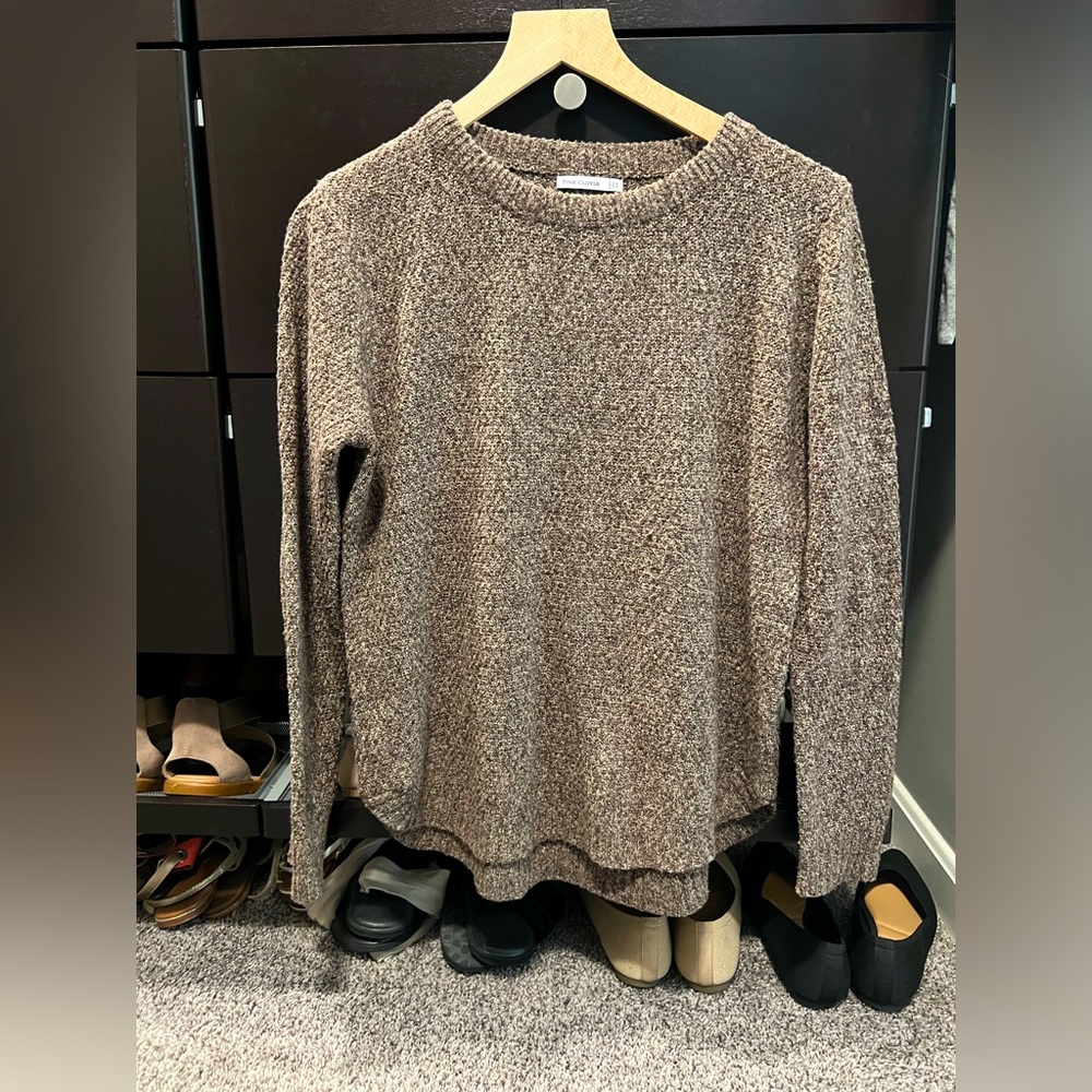 Pink Clover Nickole Textured Sweater in Brown - Medium Petite